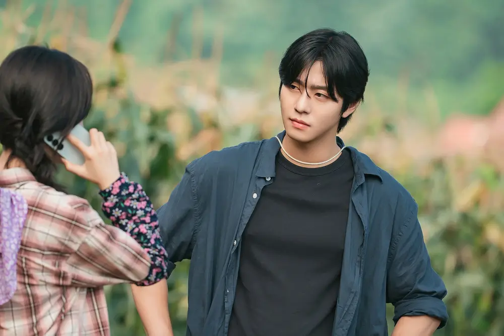 Ahn Hyo-seop : le charme tranquille